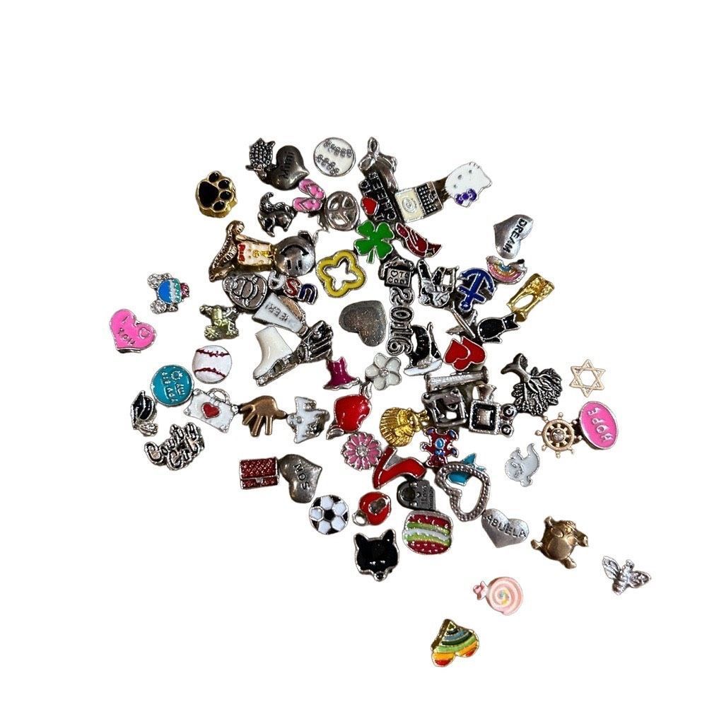 5/$20 Charms to fit living locket:Holiday theme